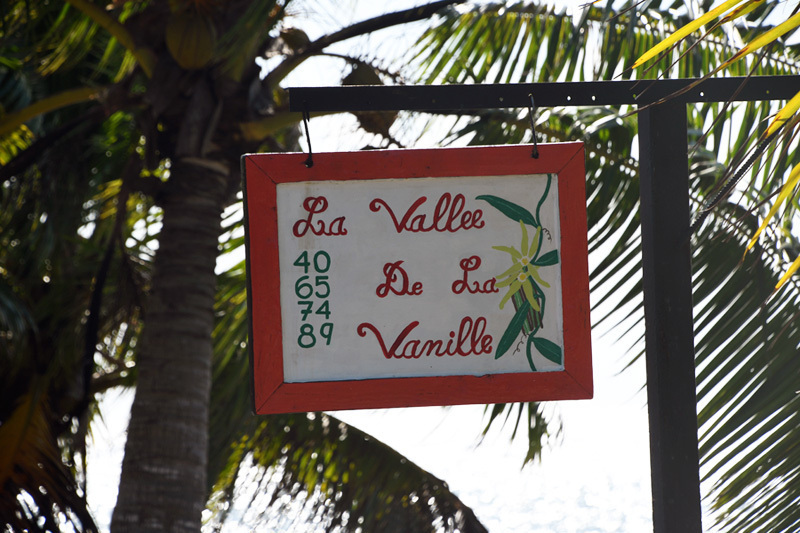 Enseigne de la vallée de la vanille, vanilleraie sur l'ile de Taha'a